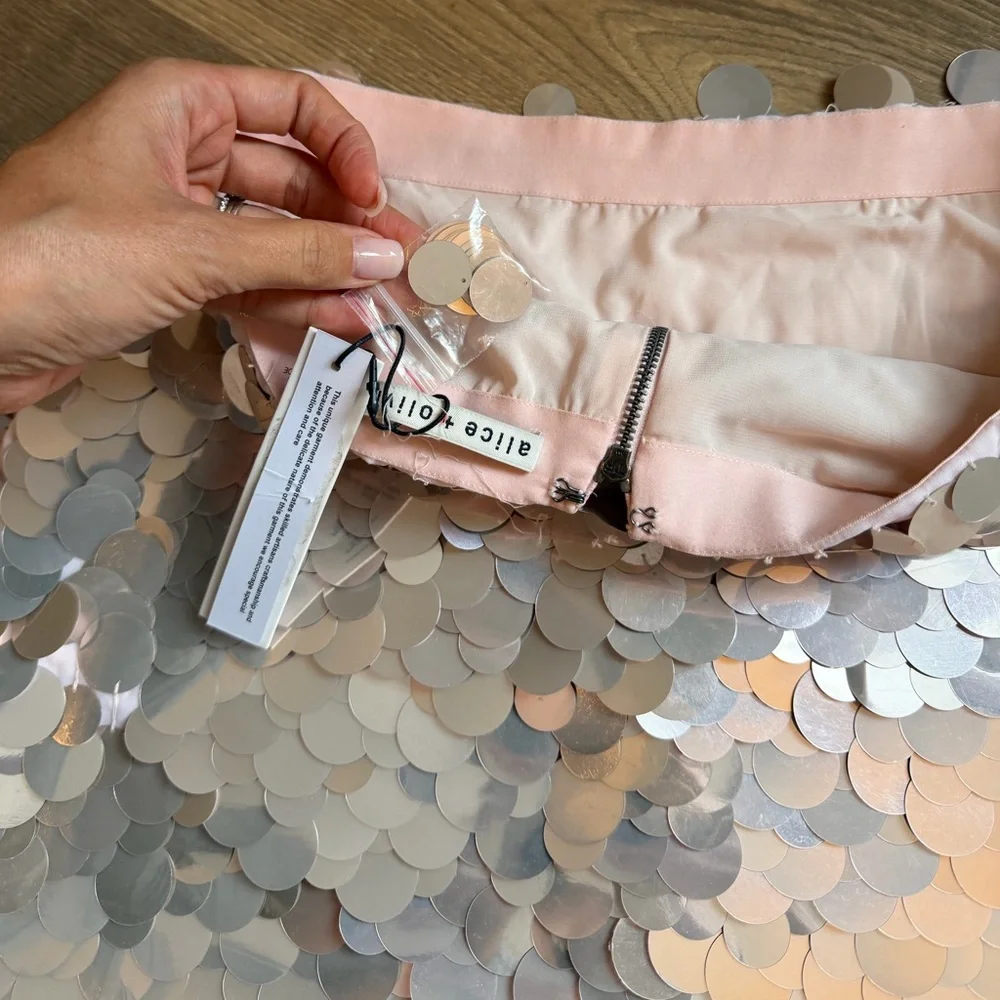 Alice + Olivia sequence skirt - Picture 6 of 8